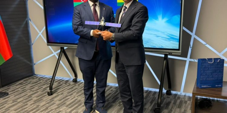 Ruandalı nazir Azərbaycanın Əsas Yerüstü Peyk İdarəetmə Mərkəzi ilə tanış olub