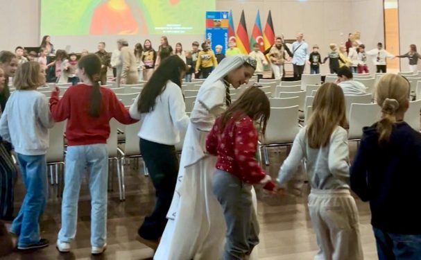 Berlin məktəbliləri Azərbaycanda