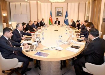 Rövşən Nəcəf iclas keçirdi