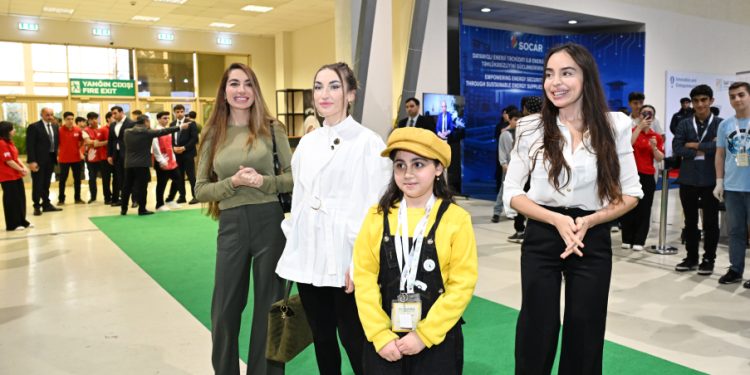 Leyla Əliyeva, Arzu Əliyeva və Alena Əliyeva Beynəlxalq STEAM Azərbaycan Festivalını ziyarət edib