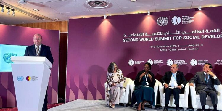 Anar Quliyev “Sosial inkişafın əsası kimi əlverişli mənzil” sessiyasında çıxış edib