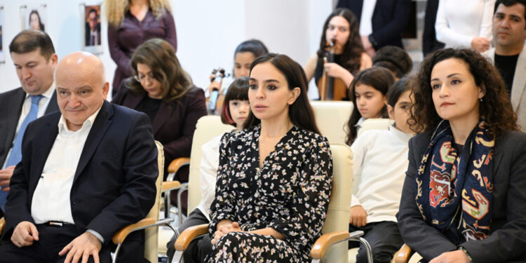 Heydər Əliyev Fondunun vitse-prezidenti Leyla Əliyeva Bülbül adına Orta İxtisas Musiqi Məktəbində olub