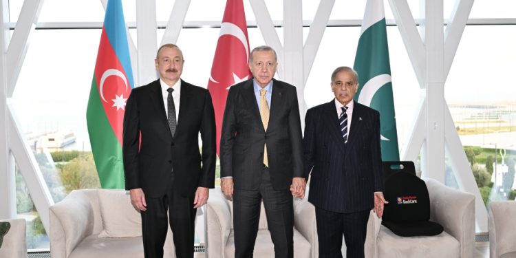 Azərbaycan, Türkiyə və Pakistan liderlərinin üçtərəfli görüşü olub