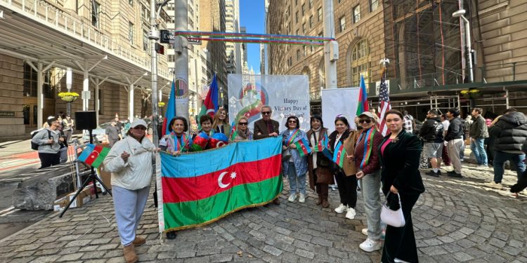 Nyu-Yorkun məşhur parkında Azərbaycanın Dövlət Bayrağı ucaldılıb