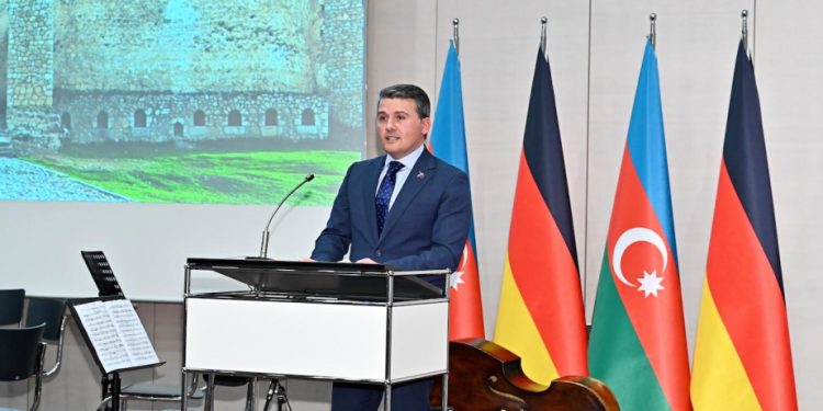 Berlində Zəfər Günü və Üzeyir Hacıbəyovun 140 illik yubileyi qeyd edilib