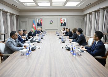 Baş nazir Əli Əsədov Asiya İnkişaf Bankının prezidenti ilə görüşüb