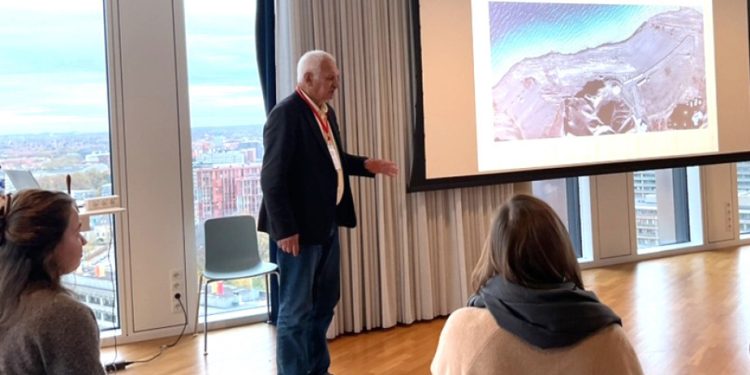 Beynəlxalq seminarda Azıx, Tağlar və Qaraca abidələrində aparılan tədqiqatlar təqdim edilib