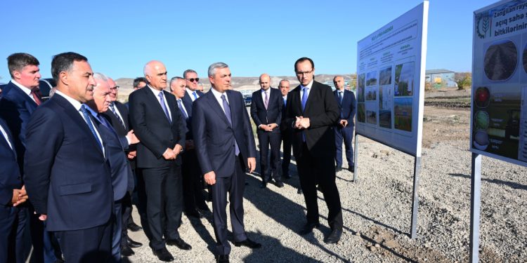 Zəngilanda dairəvi suvarma sistemlərinə və heyvandarlıq kompleksinə baxış keçirilib