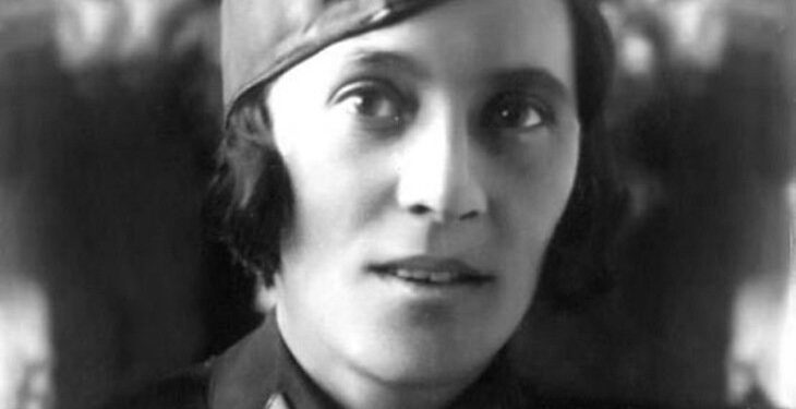 Leyla Məmmədbəyova: Yaxın Şərqdə ilk azərbaycanlı qadın təyyarəçi