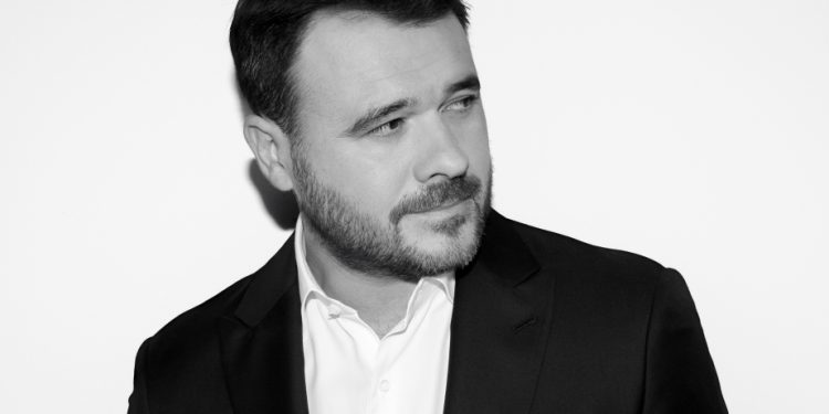 Emin “Ağ-qara filmlərin qəhrəmanları” albomunu buraxıb