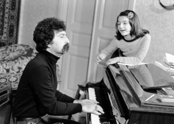 Vaqif Mustafazadənin həyatı: Ürək tutmasından vəfat etdi