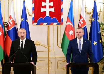 Prezidentlər bəyanatlarla çıxış etdi