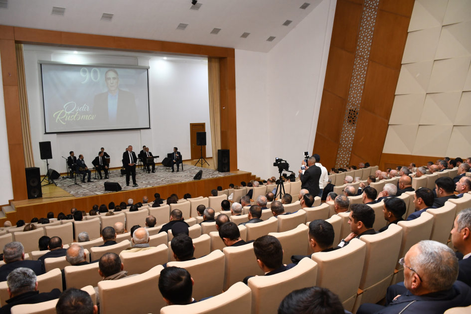 Xalq artisti Qədir Rüstəmov 90 il
