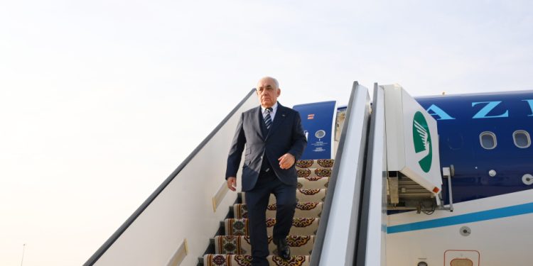 Əli Əsədov Türkmənistana işgüzar səfərə gedib