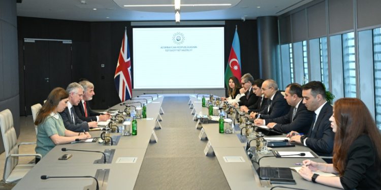 Mikayıl Cabbarov Lord Con Olderdaysla görüşüb