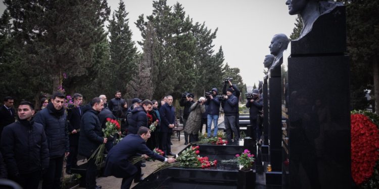 AZAL-a məxsus təyyarə qəzasının ildönümündə həlak olanlar anılıb