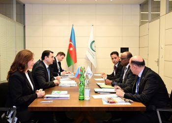 Adil Kərimli İƏT Baş katibinin köməkçisi ilə görüşüb