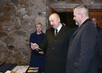 Liderlər Devin qəsrində olublar