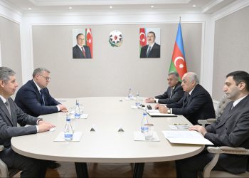 Əli Əsədov Həştərxan qubernatoru İqor Babuşkinlə görüşüb