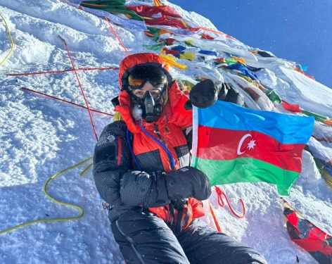 Azərbaycanlı alpinist Everest və Lhotseda