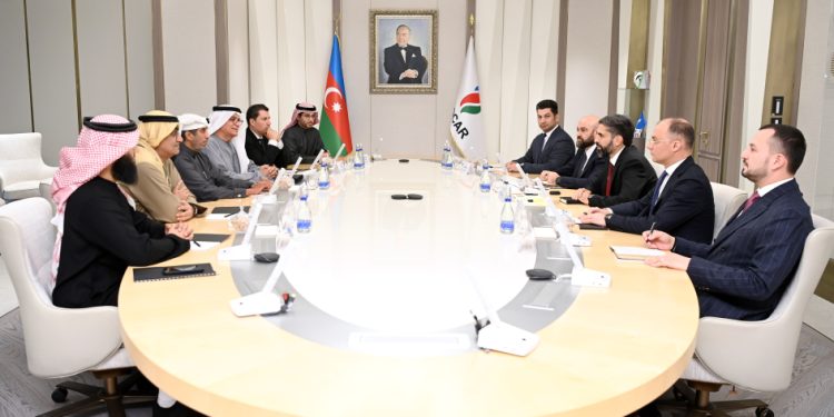 Rövşən Nəcəf Hussein Lutah ilə görüşüb