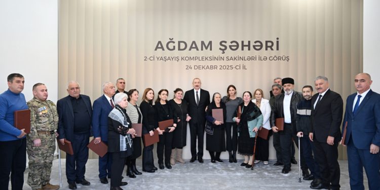 Prezident və xanımı Ağdam sakinləri ilə görüşdü
