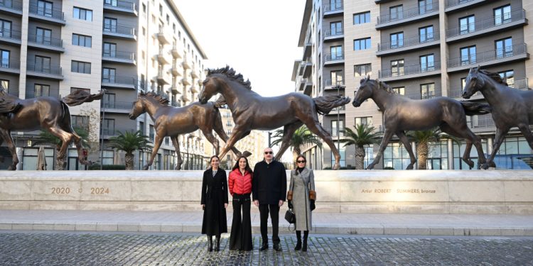 Prezident ailəsi ilə “Ağ Şəhər”də