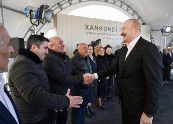 Prezident Kərkicahan sakinləri ilə görüşdü