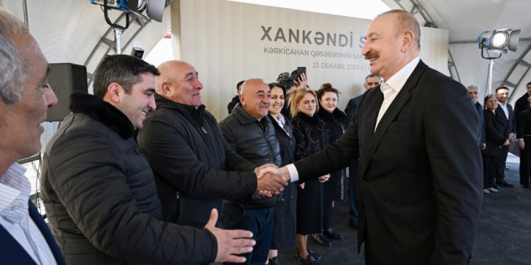 Prezident Kərkicahan sakinləri ilə görüşdü