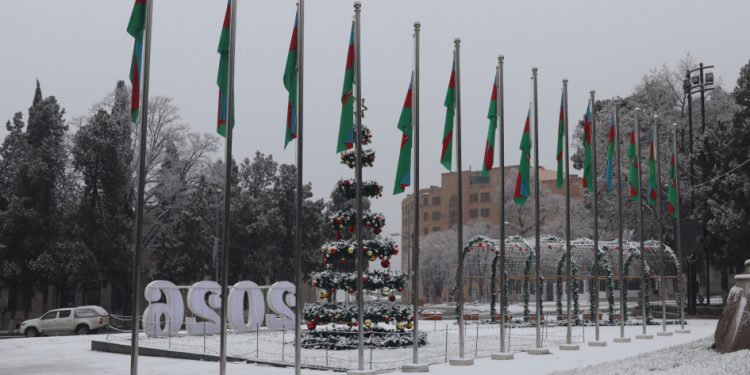 Xankəndiyə ilk qar yağıb