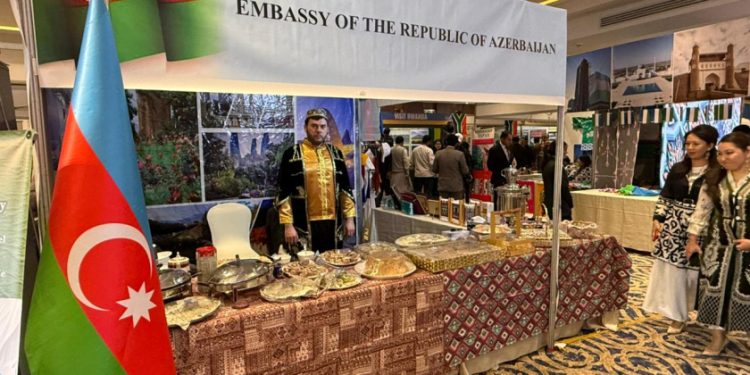 Turizm imkanlarımız Pakistanda nümayiş olunub