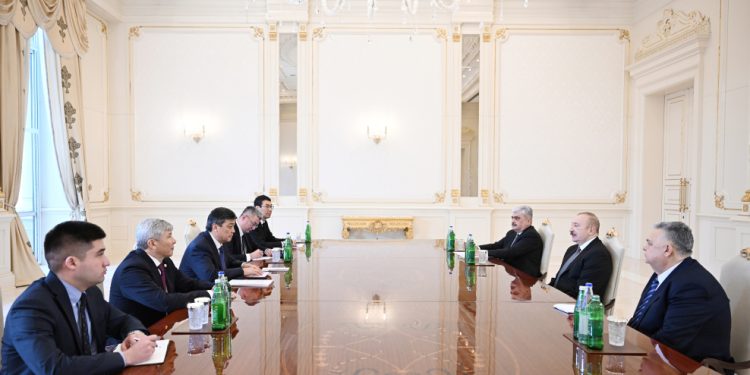 Prezident Qırğızıstan nümayəndə heyətini qəbul edib