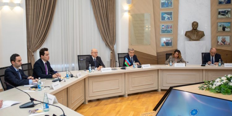 Energetika naziri Oman Sultanlığının naziri ilə görüşüb