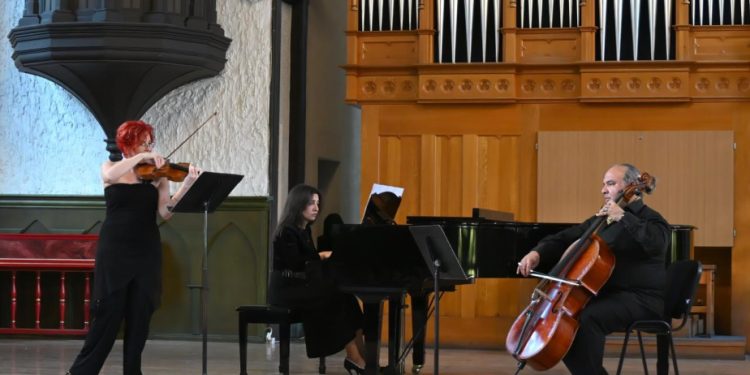 “Musiqi terapiyası: Səsin toxunuşu” adlı konsert keçirilib
