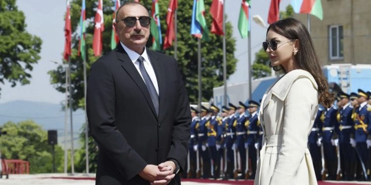 Mehriban Əliyeva Prezidentin doğum günü ilə bağlı paylaşım edib