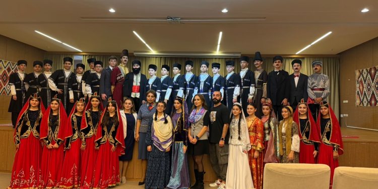 “Arşın mal alan” operettası və “O olmasın, bu olsun” məktəblilərin təqdimatında