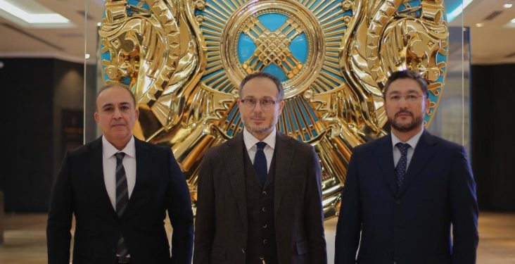 Ramil Həsən Qazaxıstana rəsmi səfər edib