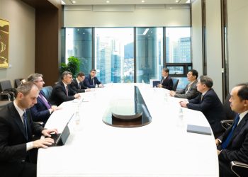 Taleh Kazımov Koreya Mərkəzi Bankının sədri ilə görüşüb