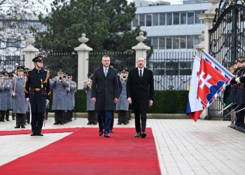 Prezidentin Bratislavada rəsmi qarşılanma mərasimi olub