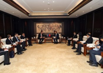 Fuad Nağıyev Çinə rəsmi səfər edib