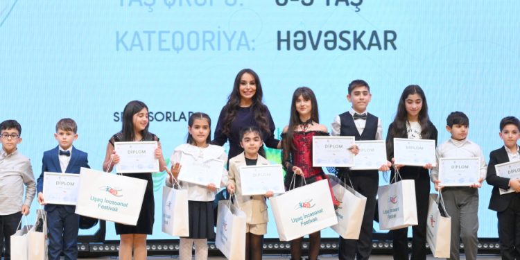 Leyla Əliyeva və Alena Əliyeva mükafatlandırma mərasimində iştirak ediblər