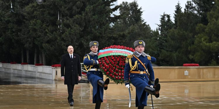 İlham Əliyev 20 Yanvar şəhidlərinin xatirəsini yad edib