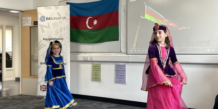 Londondakı Azərbaycan məktəbində uşaqlara ana dili və milli dəyərlər aşılanır