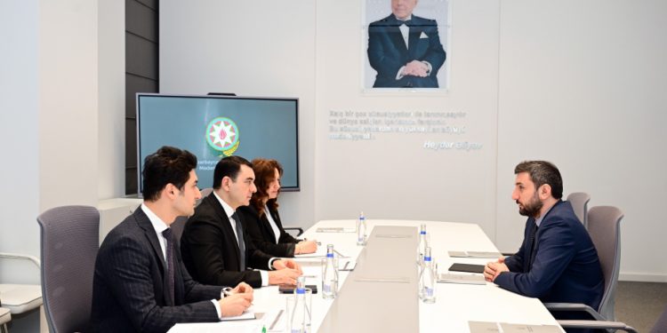 Mədəniyyət Nazirliyində “Yüksəliş” müsabiqəsinin qalibi ilə görüş keçirilib