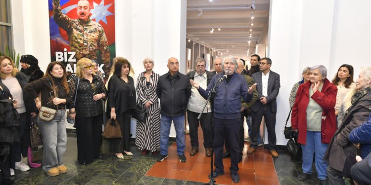 Rəssamlar İttifaqında “Kukla dünyasının sirləri” adlı sərgi açılıb