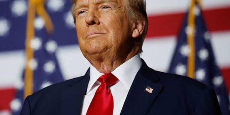 Tramp Maduro və həyat yoldaşının Nyu-Yorka aparıldığını açıqlayıb