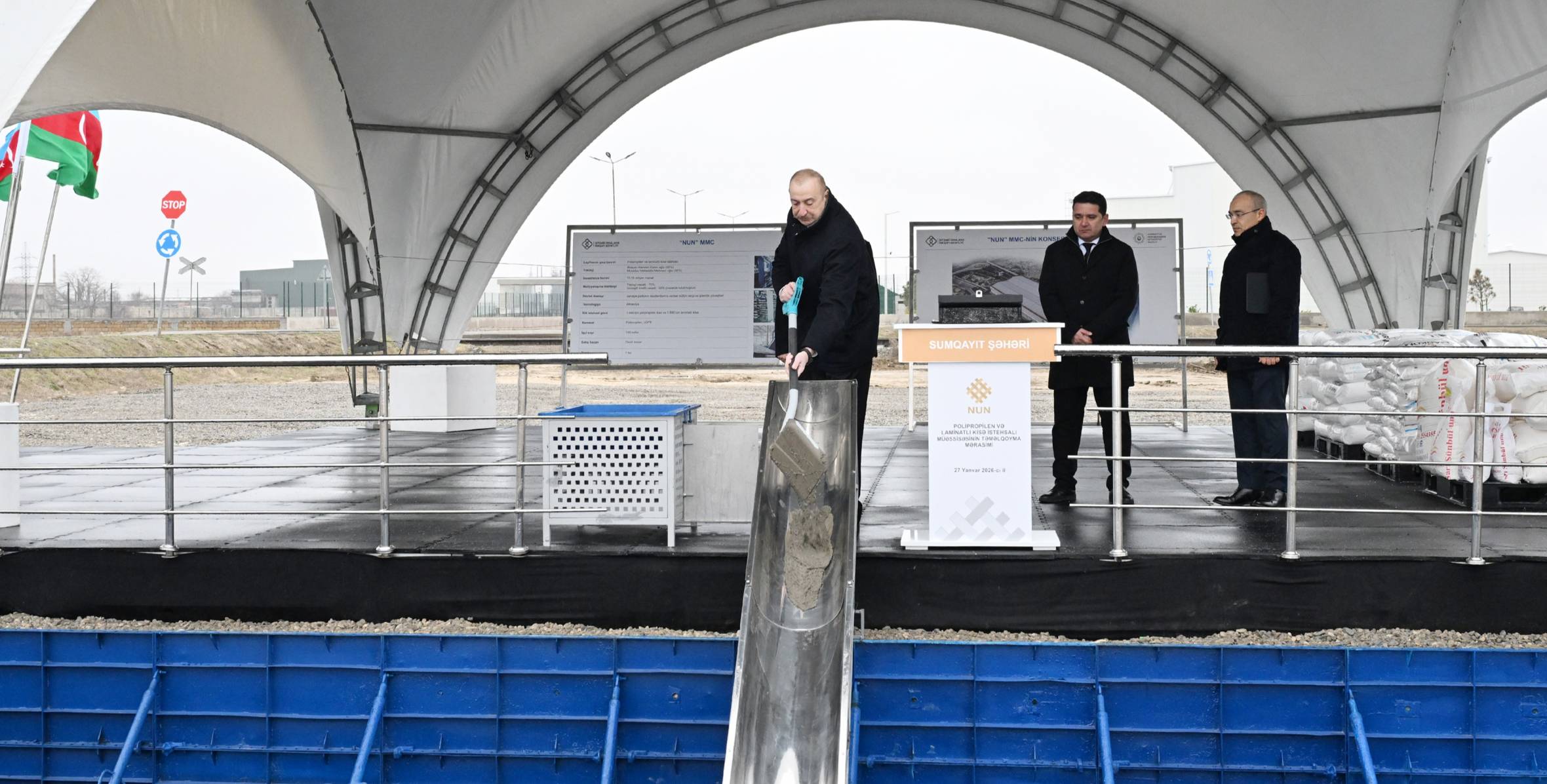 İlham Əliyev Sumqayıt Sənaye Parkında polipropilen və laminatlı kisə istehsalı müəssisəsinin təməlini qoyub