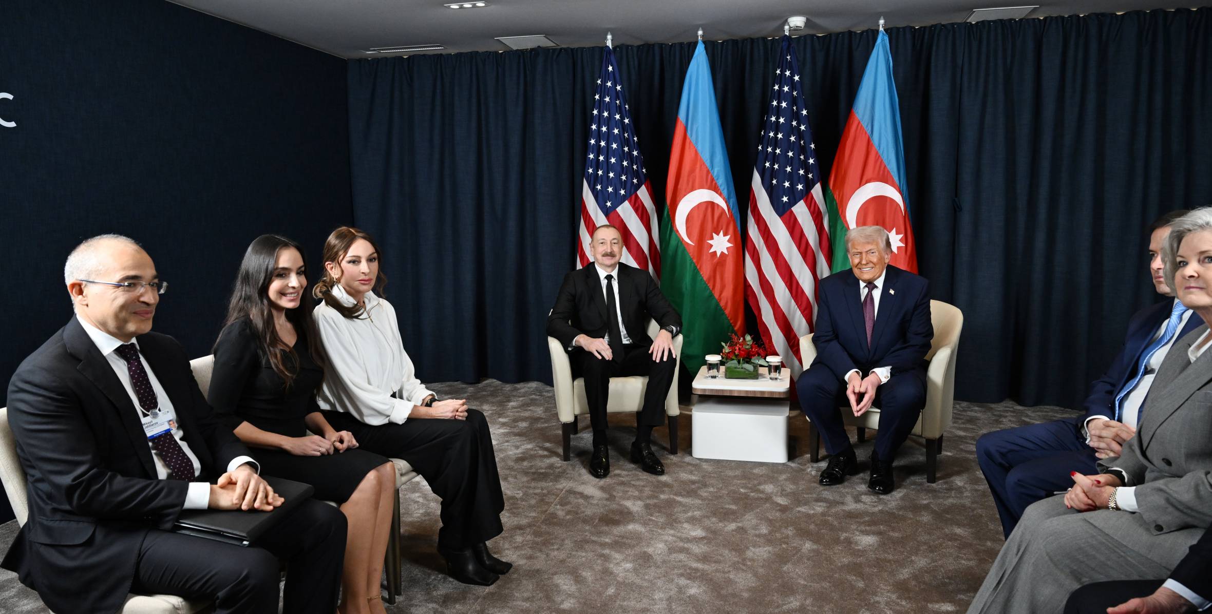 İlham Əliyevlə Amerika Birləşmiş Ştatlarının Prezidenti Donald Trampın görüşü olub