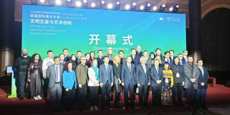 Azərbaycanlı rəssamın əsəri Pekində nümayiş olunur