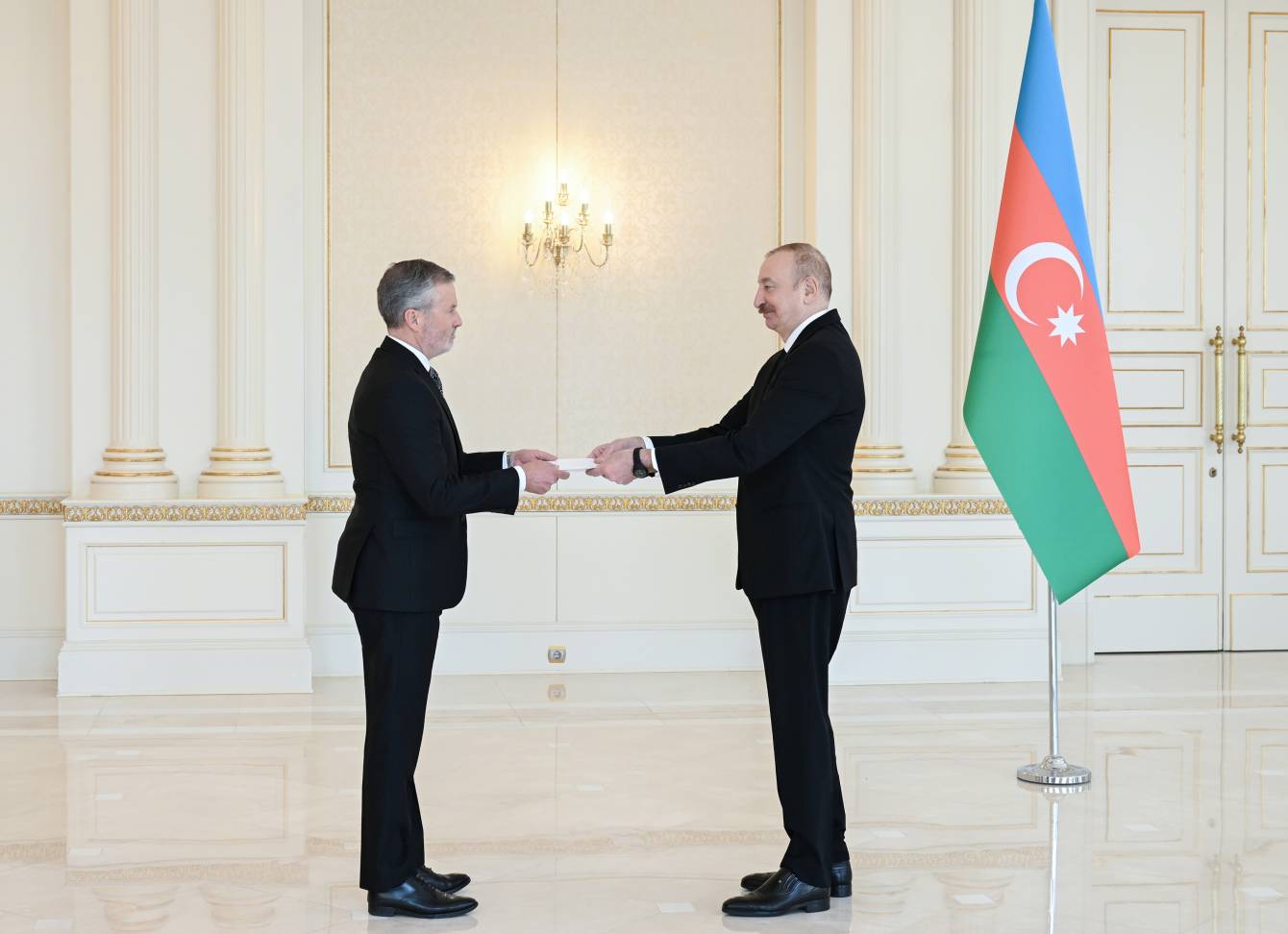İlham Əliyev Norveçin ölkəmizdə yeni təyin olunmuş səfirinin etimadnaməsini qəbul edib